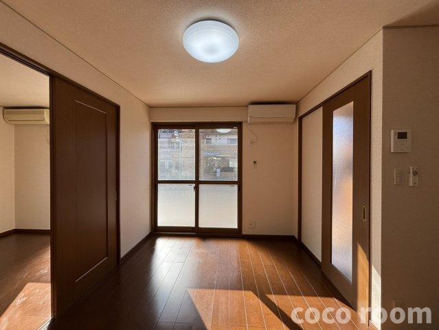 ビーンズスクエア　南棟の居間・リビング