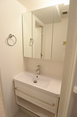 【独立洗面台】 | セレニテ本町リアン