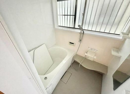 【中古】鶴ヶ島市中新田中古住宅の浴室|日々の疲れを癒すお風呂付です