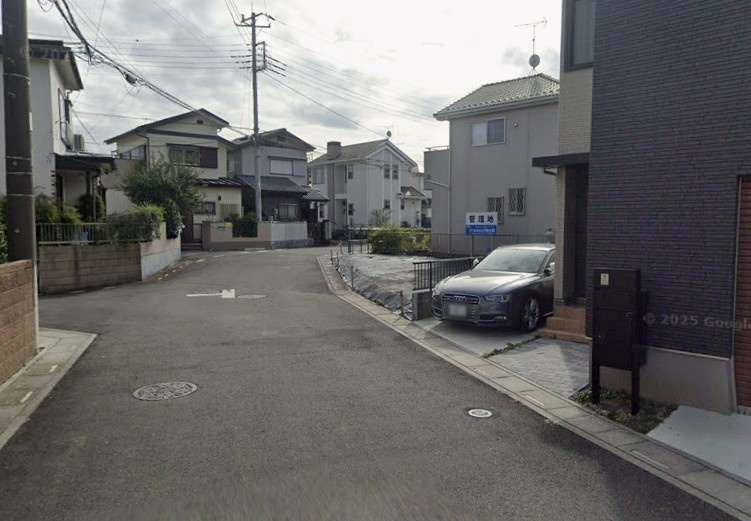 【中古】鶴ヶ島市中新田中古住宅の前面道路含む現地写真|前面道路含む現地写真です
