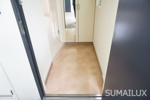 グレイス新屋敷の玄関