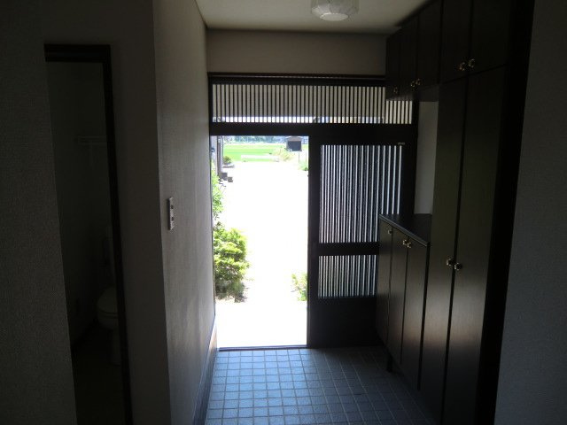 芝野渡辺貸家のロビー