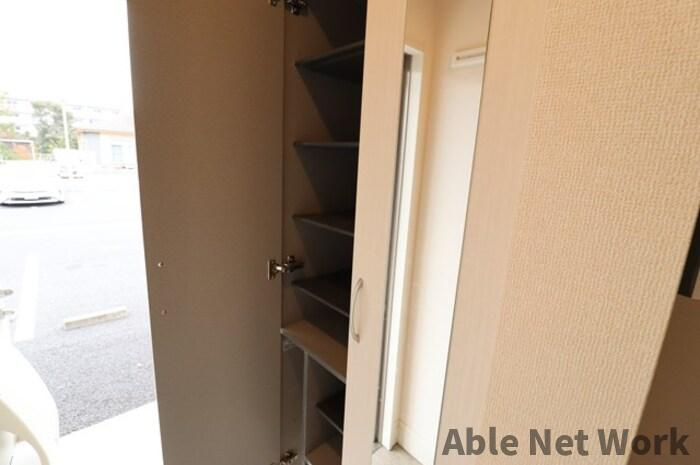 コンフォートⅡの玄関|シューズＢＯＸ付