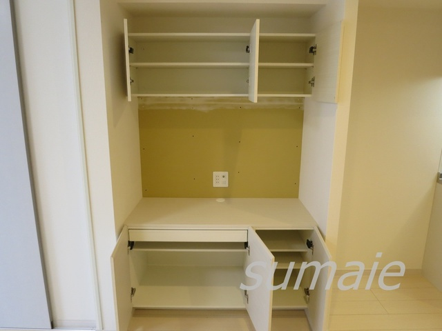 リブリ・アヴニール・ドレの収納|収納　テレビ台つきです☆