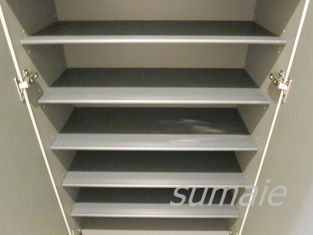 リブリ・アヴニール・ドレの収納|玄関靴箱です☆