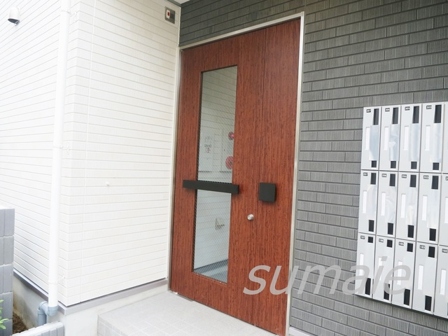 リブリ・アヴニール・ドレのエントランス|エントランス部分です☆