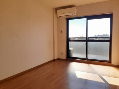【居間・リビング】 | スプランドールＳマンション | ゆったりとした居間です
