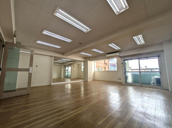 大阪市北区中津１丁目の店舗事務所の内装