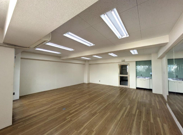 大阪市北区中津１丁目の店舗事務所の内装