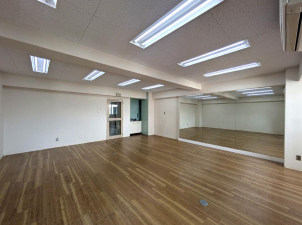 大阪市北区中津１丁目の店舗事務所の内装