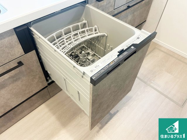 神戸市北区広陵町　新築一戸建ての設備|食事後の一仕事、食器洗いをボタン一つでお任せできちゃいます！場所を取らないビルトイン式なので、お料理スペースもしっかり確保！