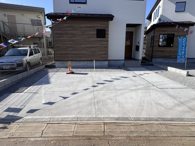 流山市江戸川台東１丁目新築戸建【江戸川台小学校：9分】の駐車場|2号棟駐車スペース・並列2台駐車可