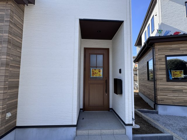 流山市江戸川台東１丁目新築戸建【江戸川台小学校：9分】のエントランス|エントランス・玄関ポーチ