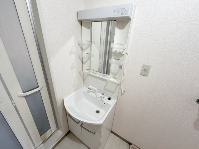 ドミールエム　弐番館の洗面所|独立洗面台☆彡