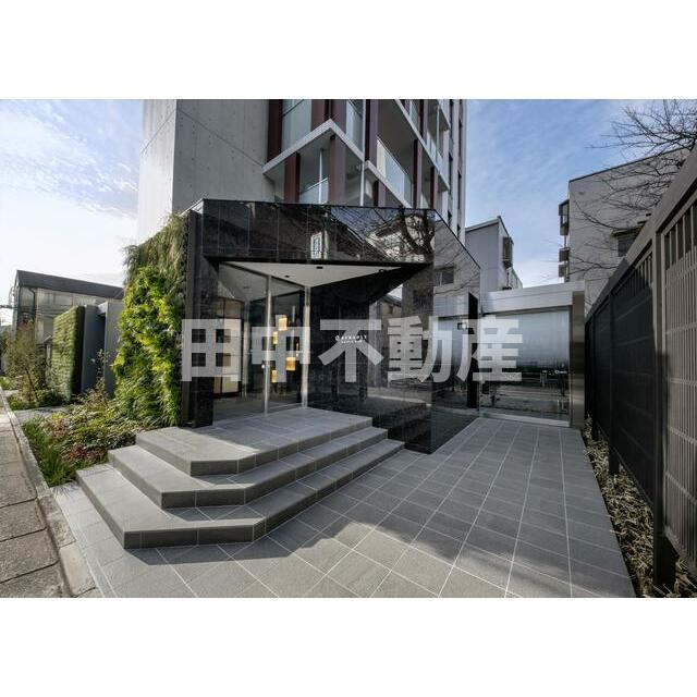 シュトラーレ神山町のエントランス
