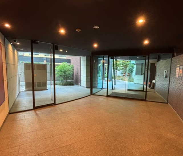 レジディア新宿イーストⅡのロビー