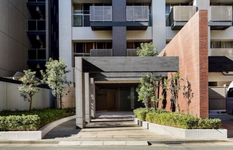 レジディア新宿イーストⅡのエントランス