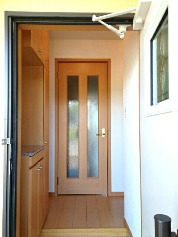 ヒラソールＡの玄関