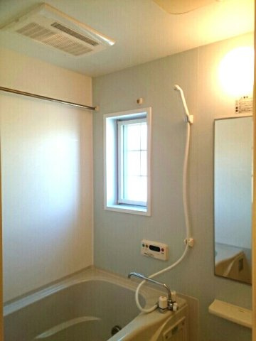 ヒラソールＡの浴室