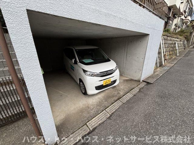 松ヶ崎戸建の駐車場