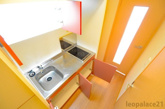 レオパレス東久保のキッチン|備品や設備仕様は号室等により異なります現地をご確認下さい。