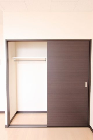 レオネクストサンシャインきららの内装|クローゼット 収納場所も十分です！