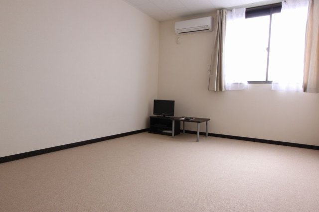 レオネクストサンシャインきららの居間・リビング|※1Fフローリング 2Ｆ以上じゅうたん