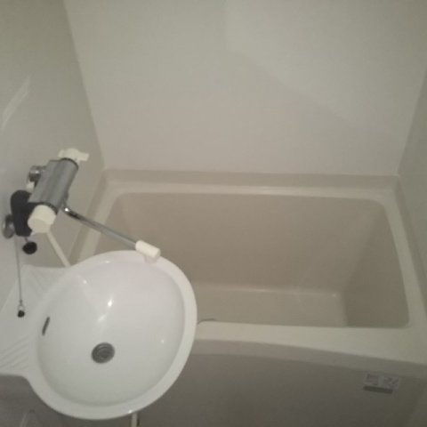 レオパレスグローリーＭＨＫＹの浴室|備品や設備仕様は号室等により異なります現地をご確認下さい