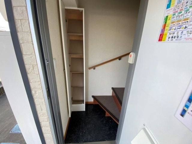 レオパレス行友の玄関|ゆったりとした玄関です