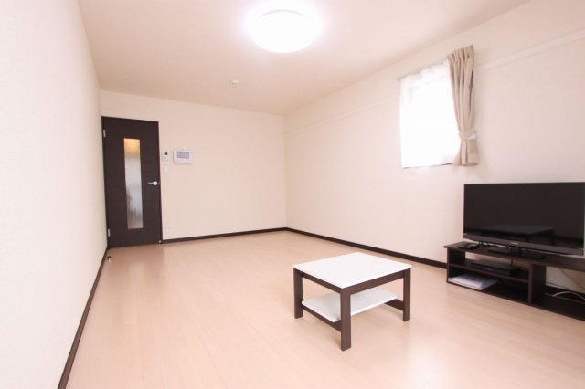 レオネクストアンソレイユＥの居間・リビング|リビングです