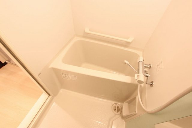 レオネクストアンソレイユＥの浴室|コンパクトで使いやすいお風呂です