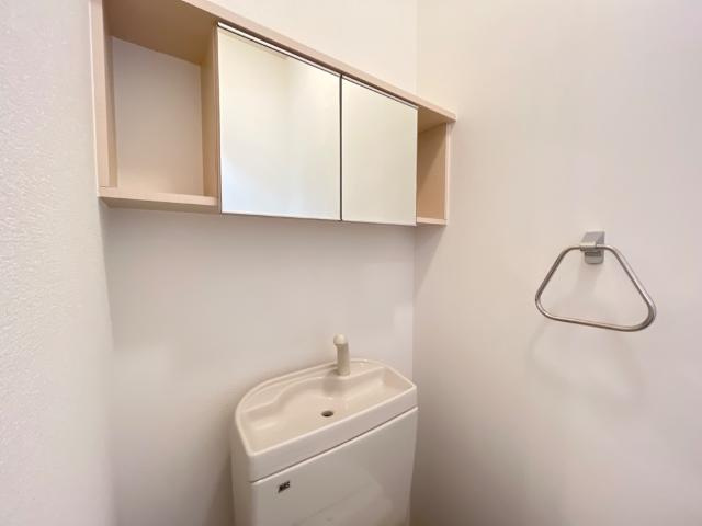 La Patriaのトイレ|ミラーキャビネット