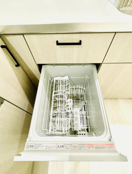 ビックヴァン二俣川ホームズのキッチン|食器洗浄乾燥機付きで家事の負担も減り、水の節約にもなるので嬉しいですね。