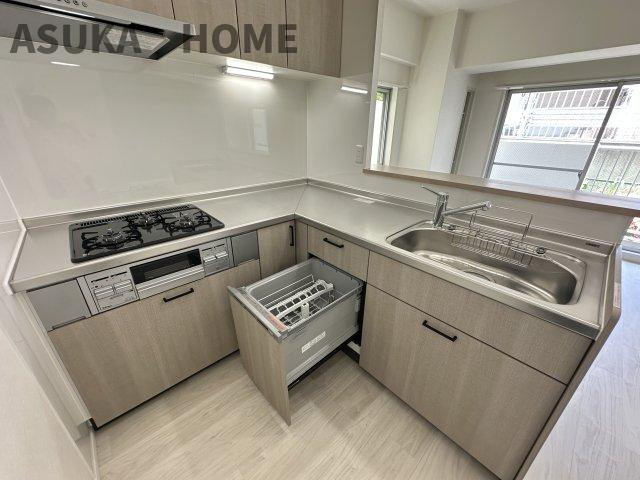 ビックヴァン二俣川ホームズのキッチン|コーナーキッチンです。料理をする時間が楽しくなり使い勝手の良さが魅力です。