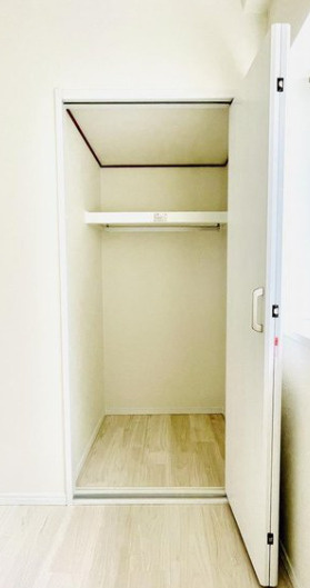 ビックヴァン二俣川ホームズの収納|お部屋にある収納力が豊富なスペースです。洋服や荷物が多くあるご家族にもお勧めです。