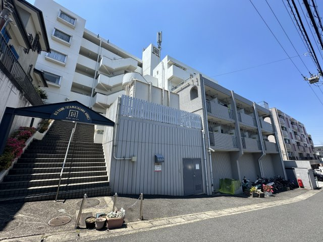 ビックヴァン二俣川ホームズの外観|相鉄本線「二俣川」駅まで徒歩６分で買い物にも便利な立地ですね。