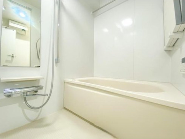 ビックヴァン二俣川ホームズの浴室|新しいきれいなお風呂で体を温めて一日の疲れを癒してください。