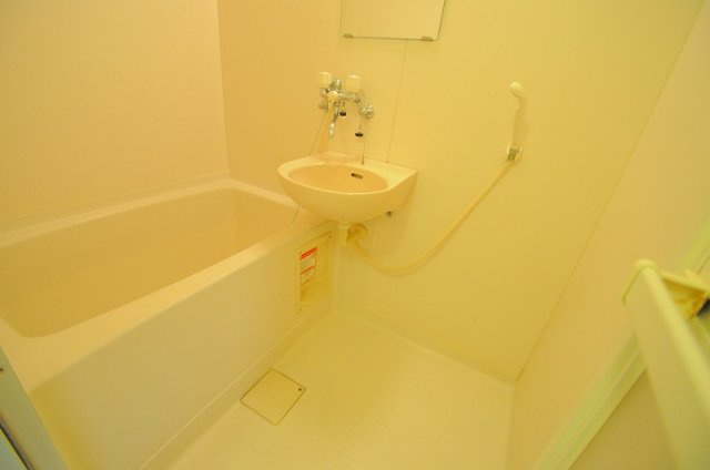 レオパレスＴ＆Ｙの浴室|※写真と現状が異なる場合は現状を優先