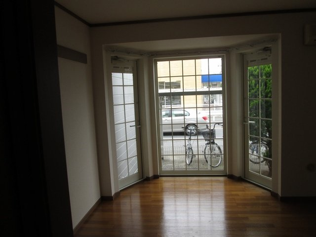 こちらのリビングで趣味の時間をお楽しみください