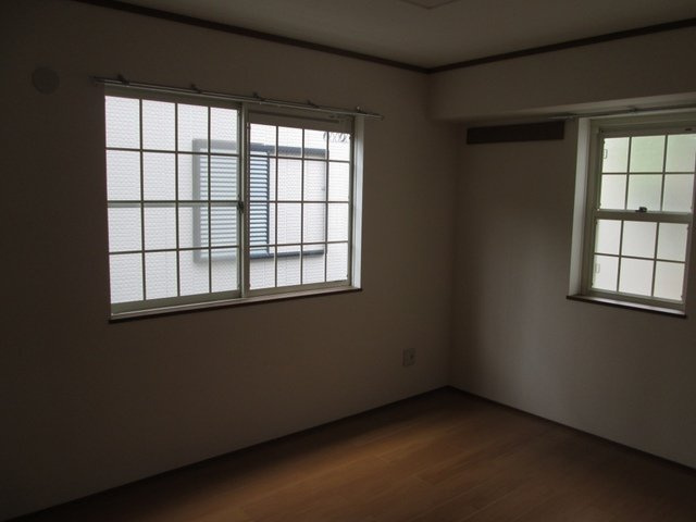 明るい色調の室内です