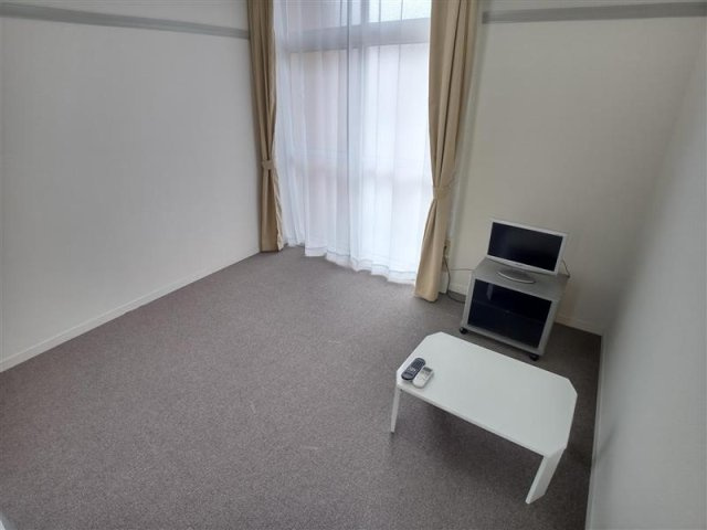 レオパレスみのりビルⅡの居間・リビング|ゆったりとした居間です