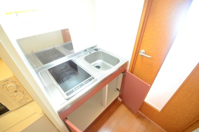 レオパレス三宅のキッチン|備品や設備仕様は号室等により異なります現地をご確認下さい。