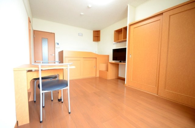 レオパレス三宅の居間・リビング|ゆったりとしたリビングです