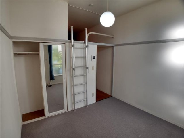 レオパレスＪＹＯＹＡＭＡのその他|１階フローリング　２階絨毯