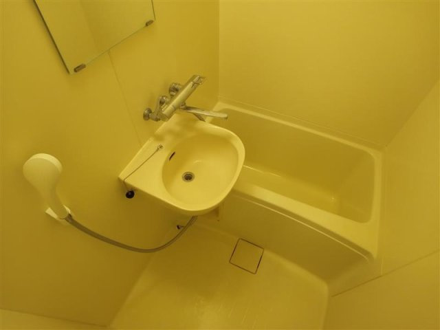 レオパレスＪＹＯＹＡＭＡの浴室|日々の暮らしに欠かせないお風呂です