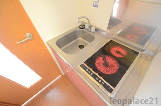 レオパレスＥｓｐｏｉｒ　Ａｓａｈｉのキッチン|備品や設備仕様は号室等により異なります現地をご確認下さい。