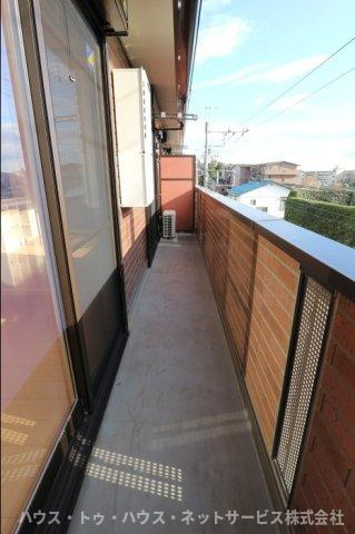 フラッツ酒井根　Ⅰ号棟のバルコニー