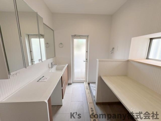 藤沢市用田　中古戸建の独立洗面台|脱衣室スペース◇◇