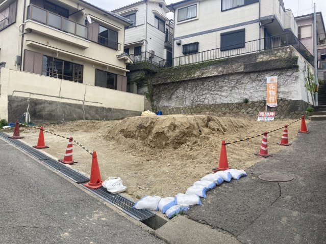 【前面道路含む現地写真】の画像