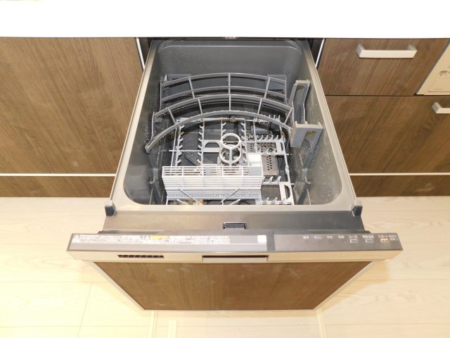 名古屋市南区東又兵ヱ町３丁目の新築一戸建のキッチン|◇食洗機◇　　家事の負担を軽減する便利な食洗機付き！